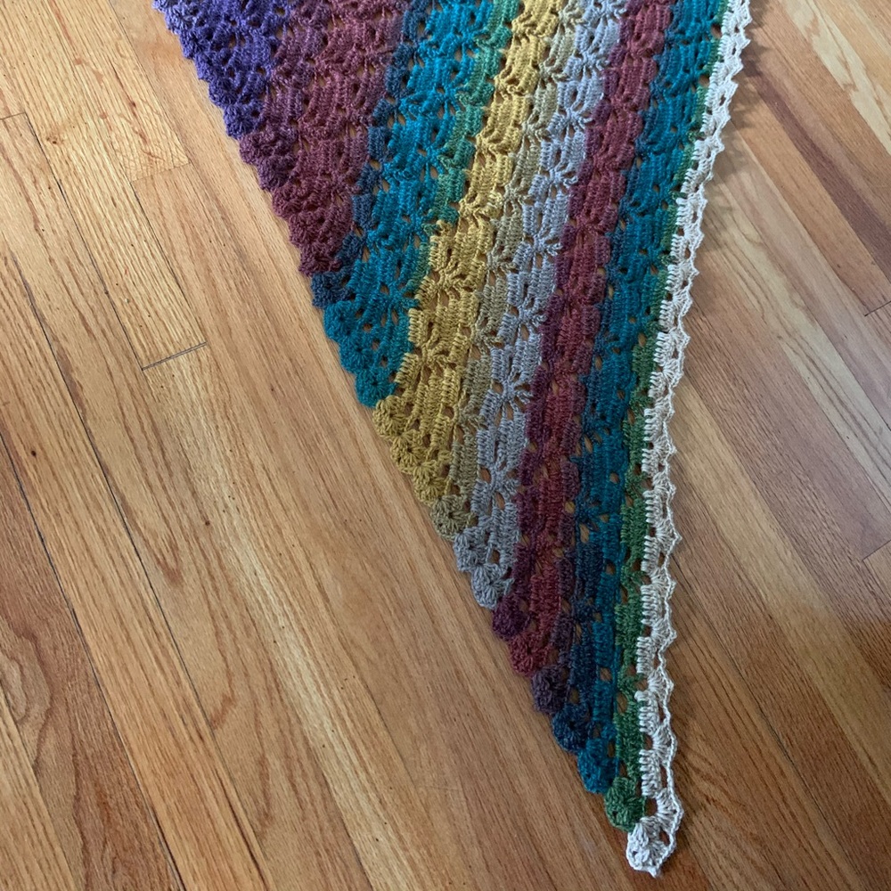 Crochet shawl - Picture 5 of 5